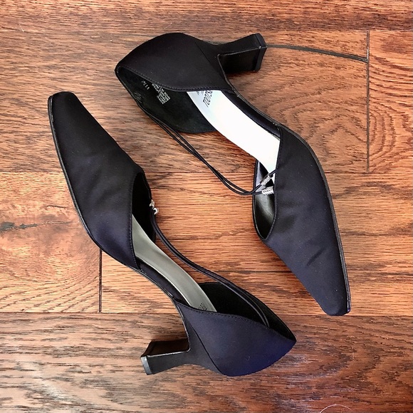 Mootsies Tootsies Shoes - Mootsies Tootsies Rhinestone Detail Black Satin Kitten Heels Size 11